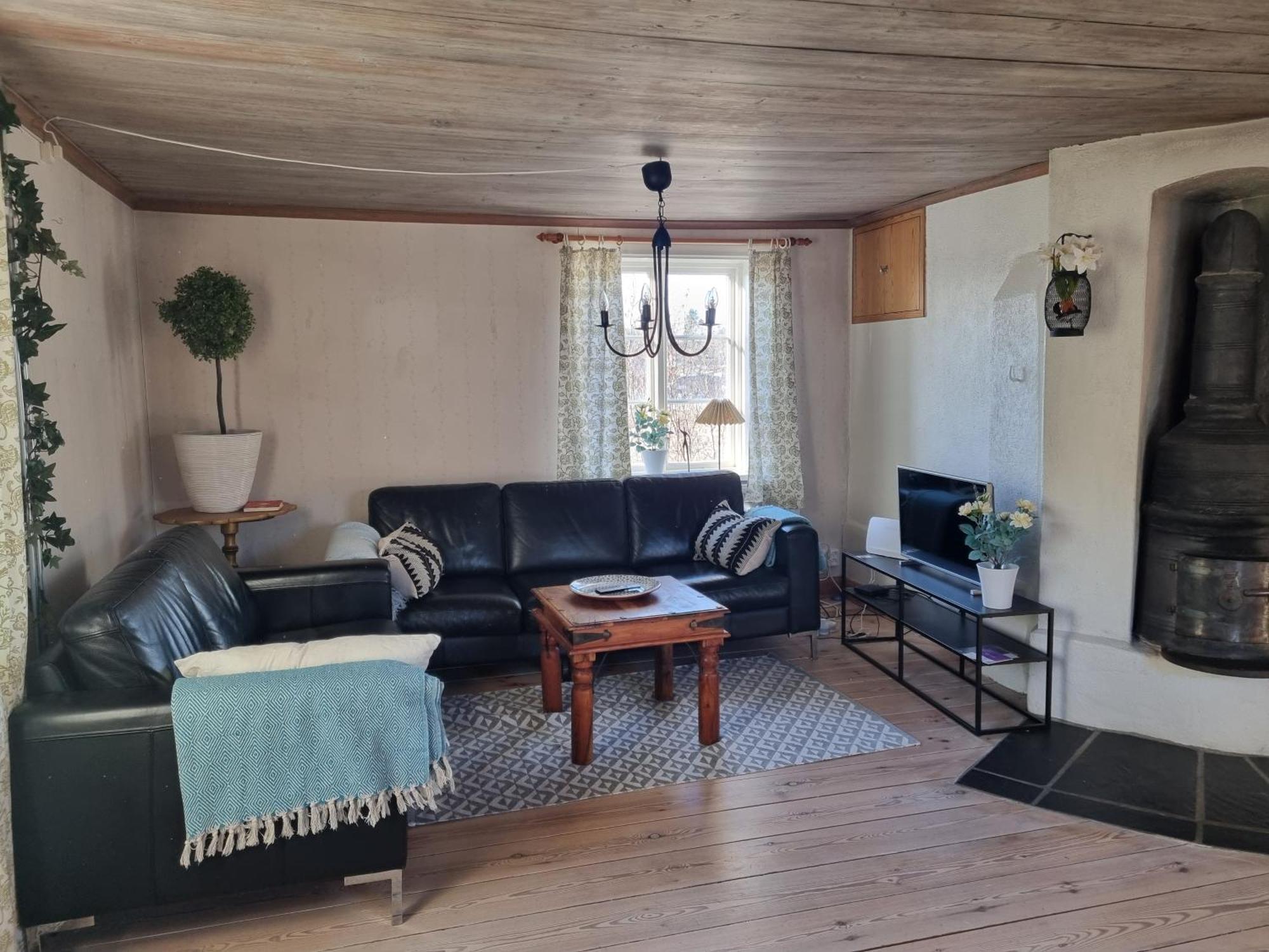 Skoelvs Gard Guest House Glanshammar ภายนอก รูปภาพ