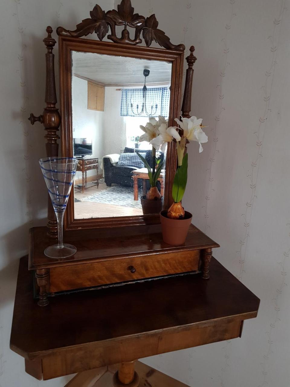 Skoelvs Gard Guest House Glanshammar ภายนอก รูปภาพ