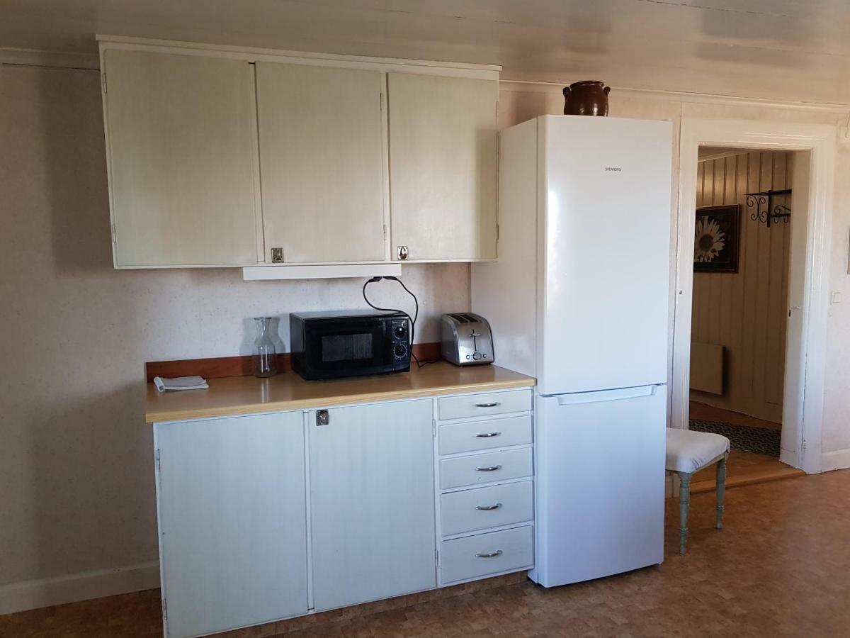 Skoelvs Gard Guest House Glanshammar ภายนอก รูปภาพ